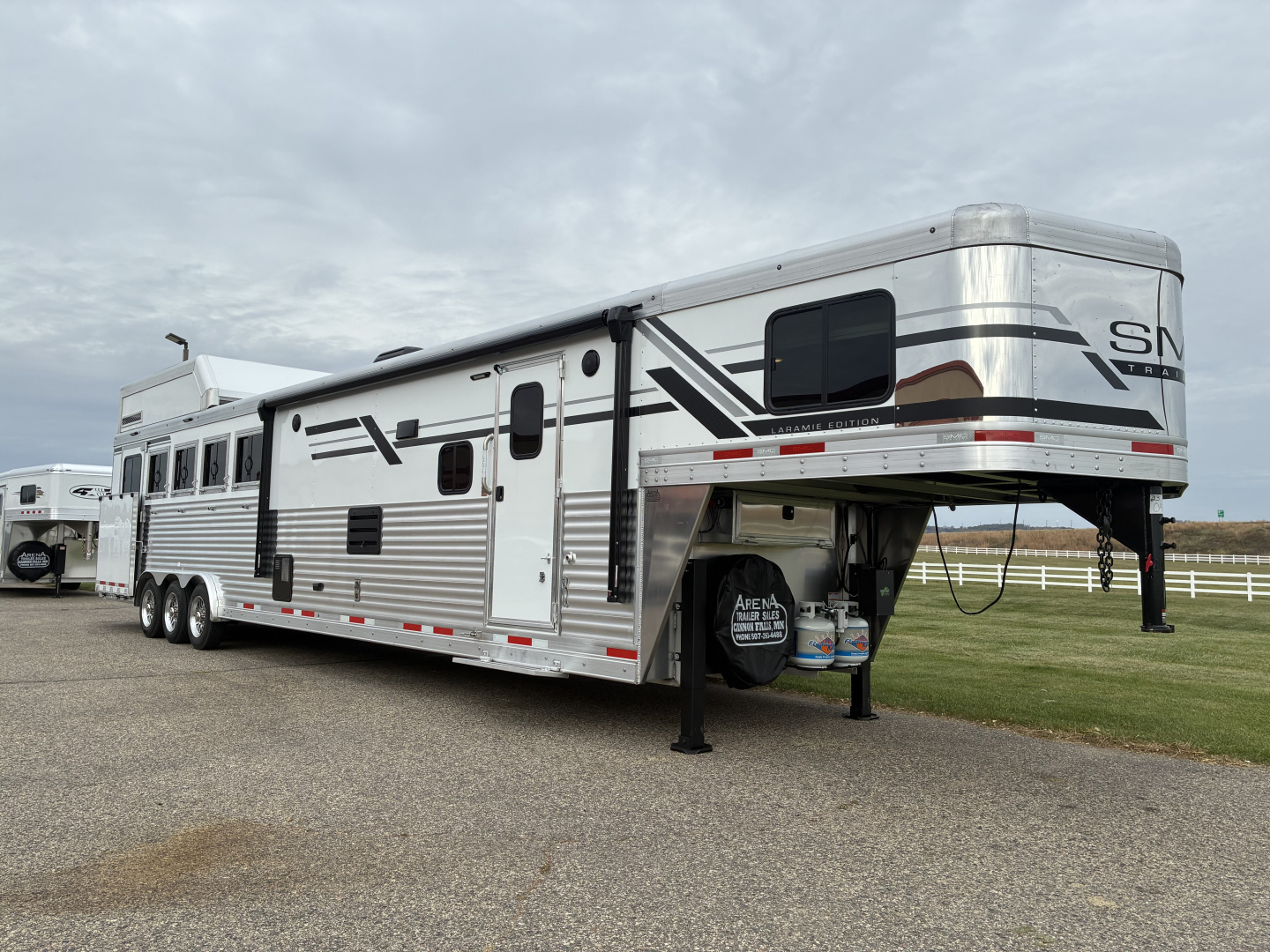 New 2026 SMC Laramie L8514SSRT 5H 14' LQ Horse Trailer