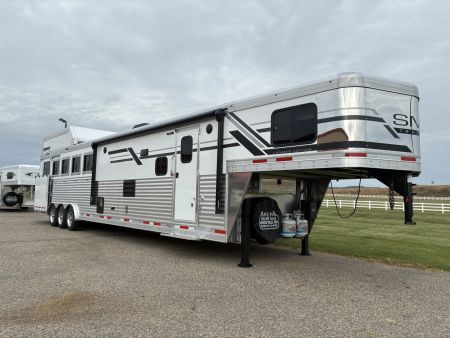 New 2026 SMC Laramie L8514SSRT 5H 14' LQ Horse Trailer