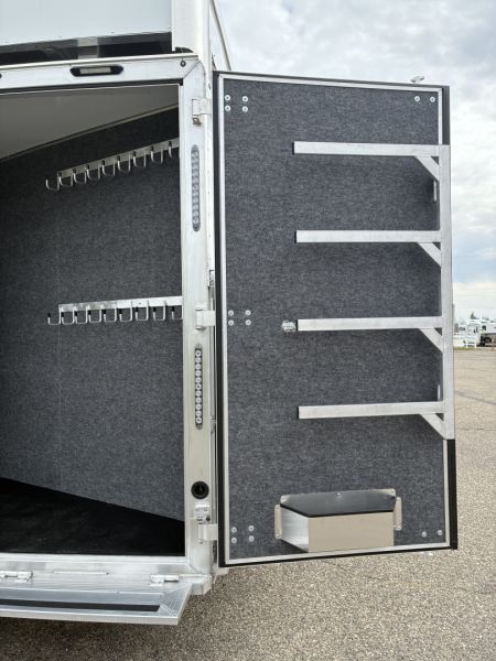 New 2026 SMC Laramie L8514SSRT 5H 14' LQ Horse Trailer