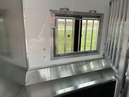New 2026 SMC Laramie L8514SSRT 5H 14' LQ Horse Trailer