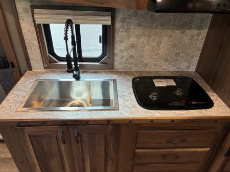 New 2026 SMC Laramie L8514SSRT 5H 14' LQ Horse Trailer