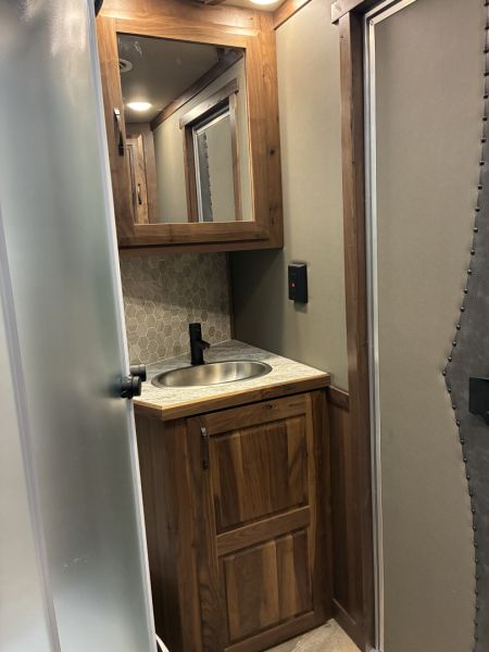 New 2026 SMC Laramie L8514SSRT 5H 14' LQ Horse Trailer