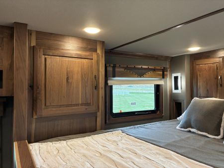 New 2026 SMC Laramie L8514SSRT 5H 14' LQ Horse Trailer