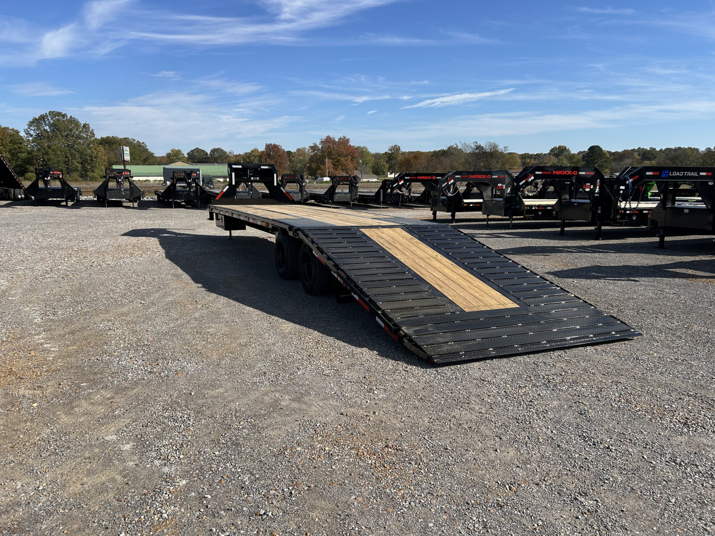 New 2026 MAXXD Hydraulic Dovetail Gooseneck Trailer | 36' x 102' 30K GVWR
