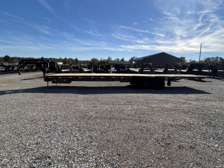 New 2026 MAXXD Hydraulic Dovetail Gooseneck Trailer | 36' x 102' 30K GVWR