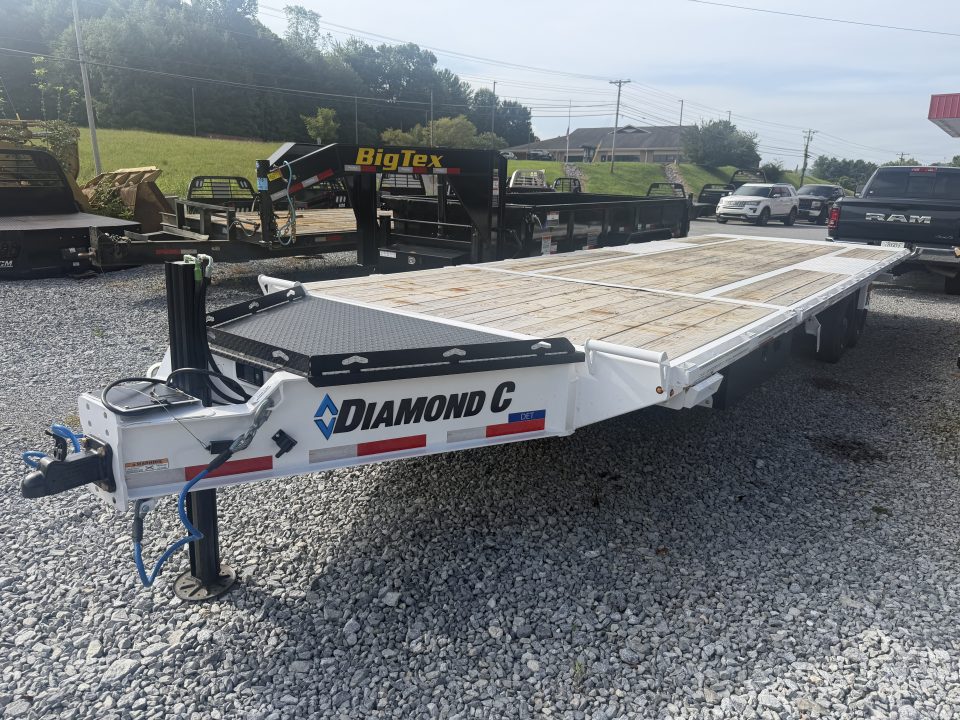 Used (USED) 2026 Diamond C DET210 DECK OVER TILT TRAILER SOLAR CHARGER HYDRO JACK