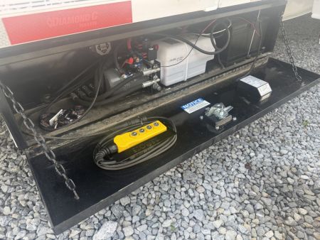 Used (USED) 2026 Diamond C DET210 DECK OVER TILT TRAILER SOLAR CHARGER HYDRO JACK