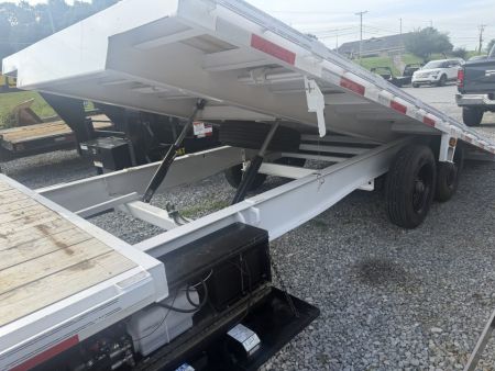 Used (USED) 2026 Diamond C DET210 DECK OVER TILT TRAILER SOLAR CHARGER HYDRO JACK