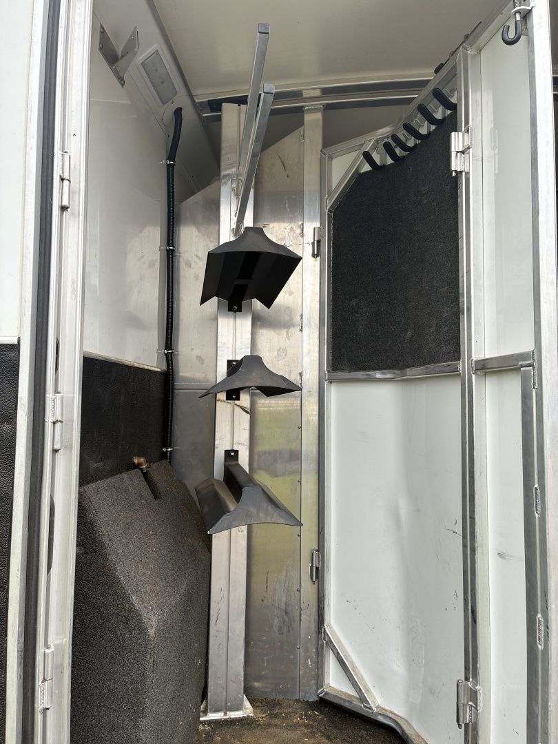 Used 2018 Cimarron 3H 13' LQ Horse Trailer