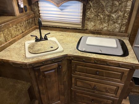 Used 2018 Cimarron 3H 13' LQ Horse Trailer