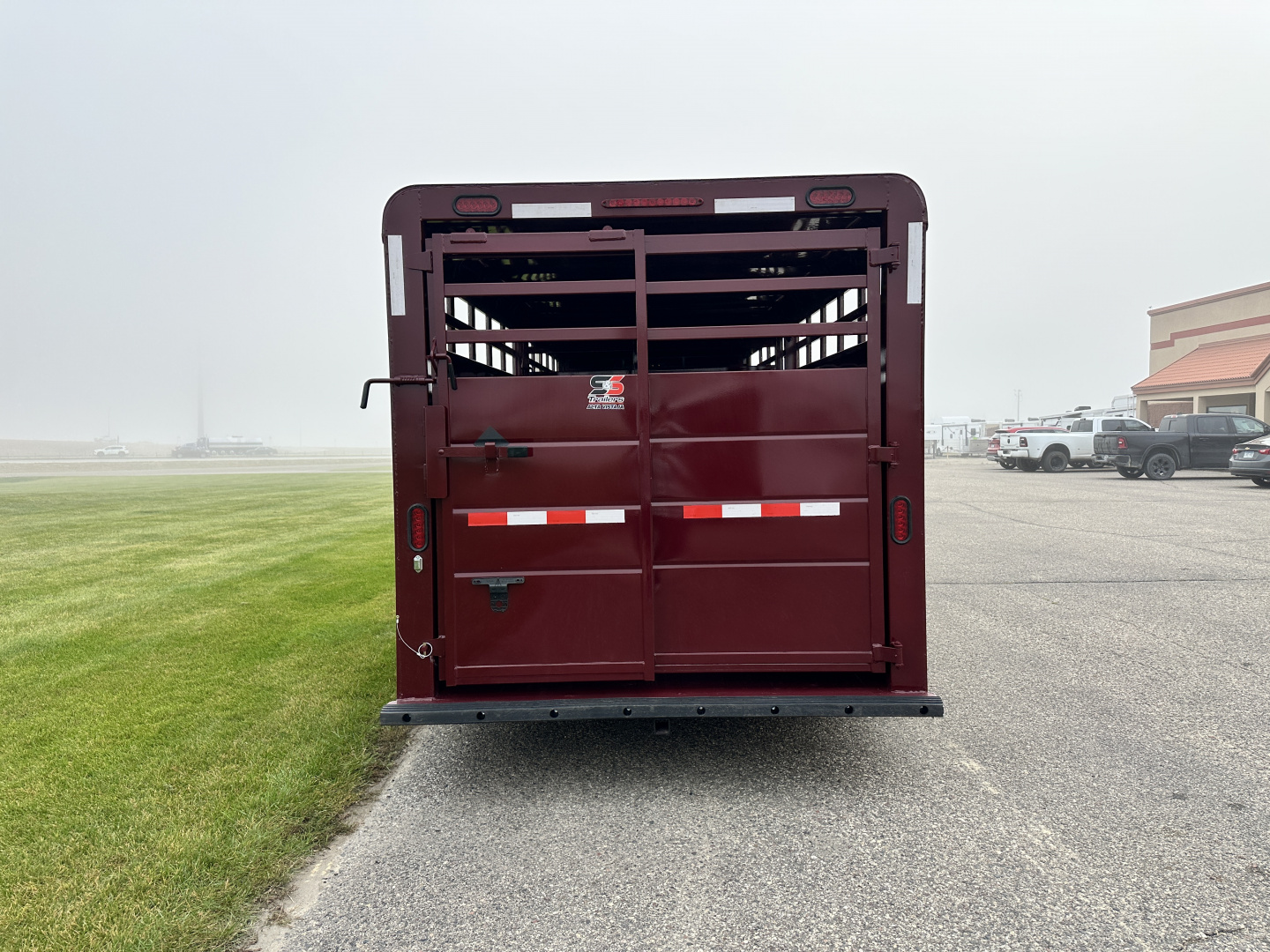New 2026 S&S Manufacturing 20' GN Stock / Stock Combo Trailer