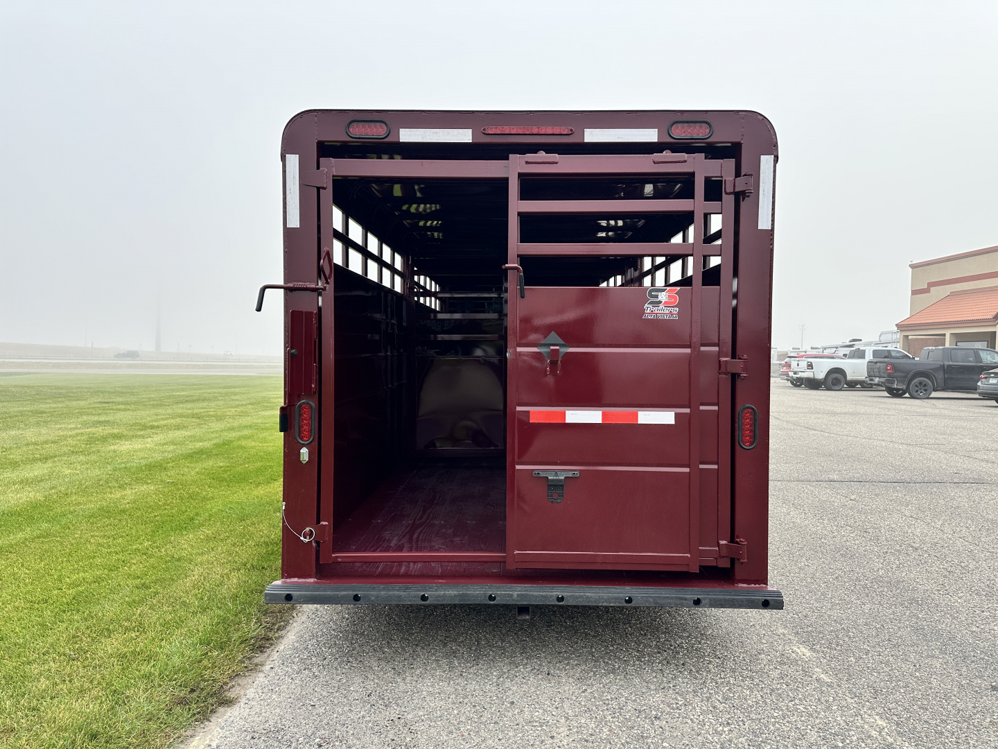 New 2026 S&S Manufacturing 20' GN Stock / Stock Combo Trailer