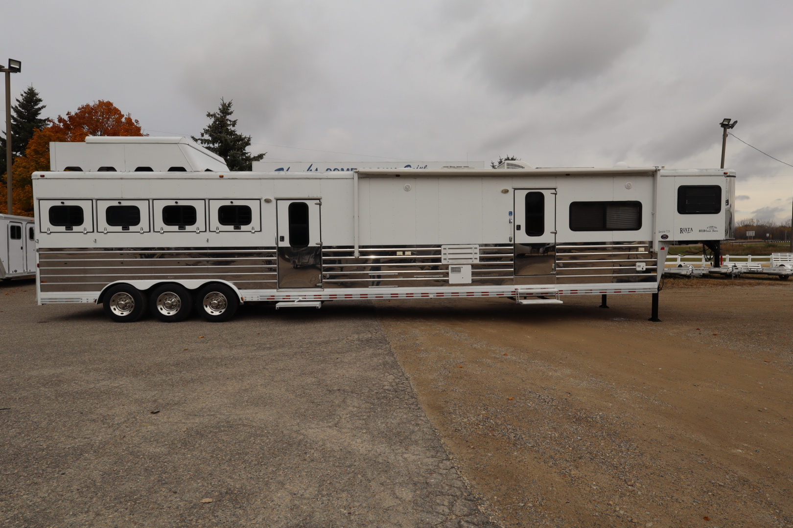 Used 2005 Sundowner 4 Horse LQ Slide-out MT Horse Trailer