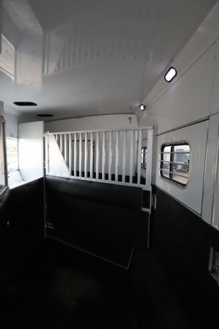 Used 2005 Sundowner 4 Horse LQ Slide-out MT Horse Trailer