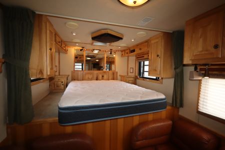 Used 2005 Sundowner 4 Horse LQ Slide-out MT Horse Trailer
