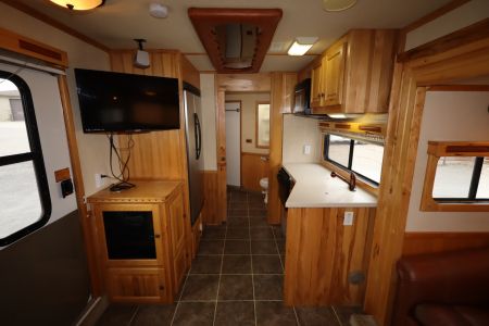 Used 2005 Sundowner 4 Horse LQ Slide-out MT Horse Trailer