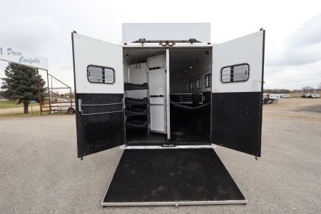 Used 2005 Sundowner 4 Horse LQ Slide-out MT Horse Trailer