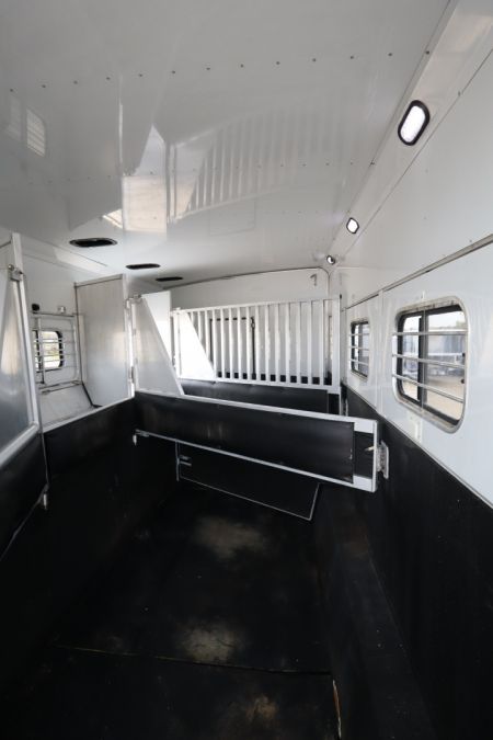Used 2005 Sundowner 4 Horse LQ Slide-out MT Horse Trailer