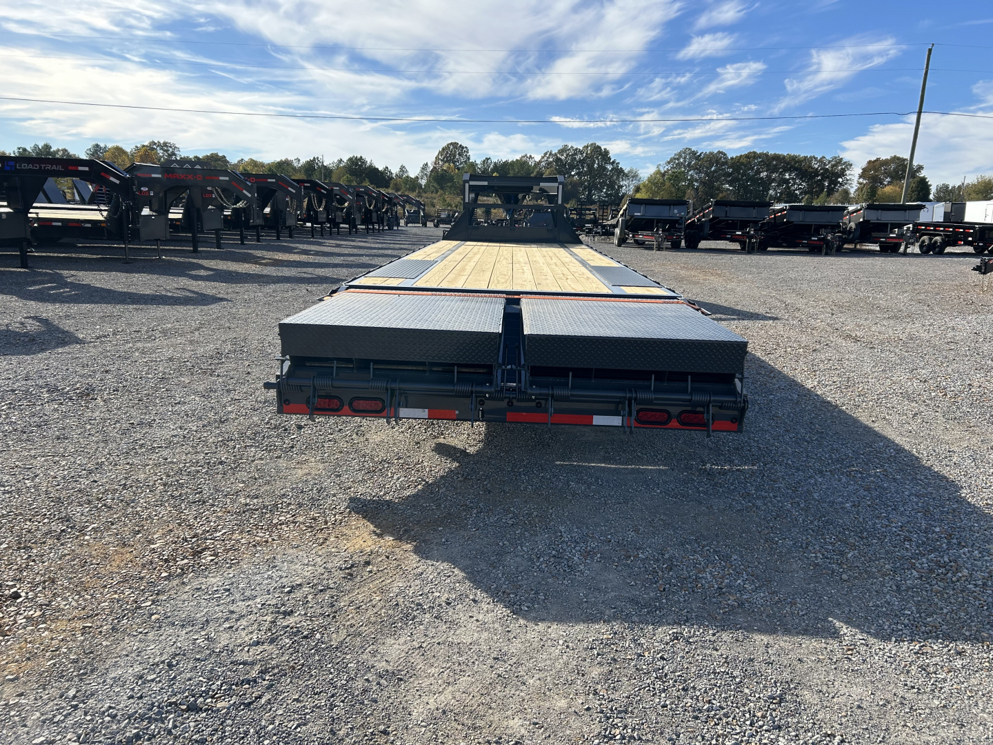New 2026 Lamar 102" x 30' 16k Gooseneck Flatbed Trailer