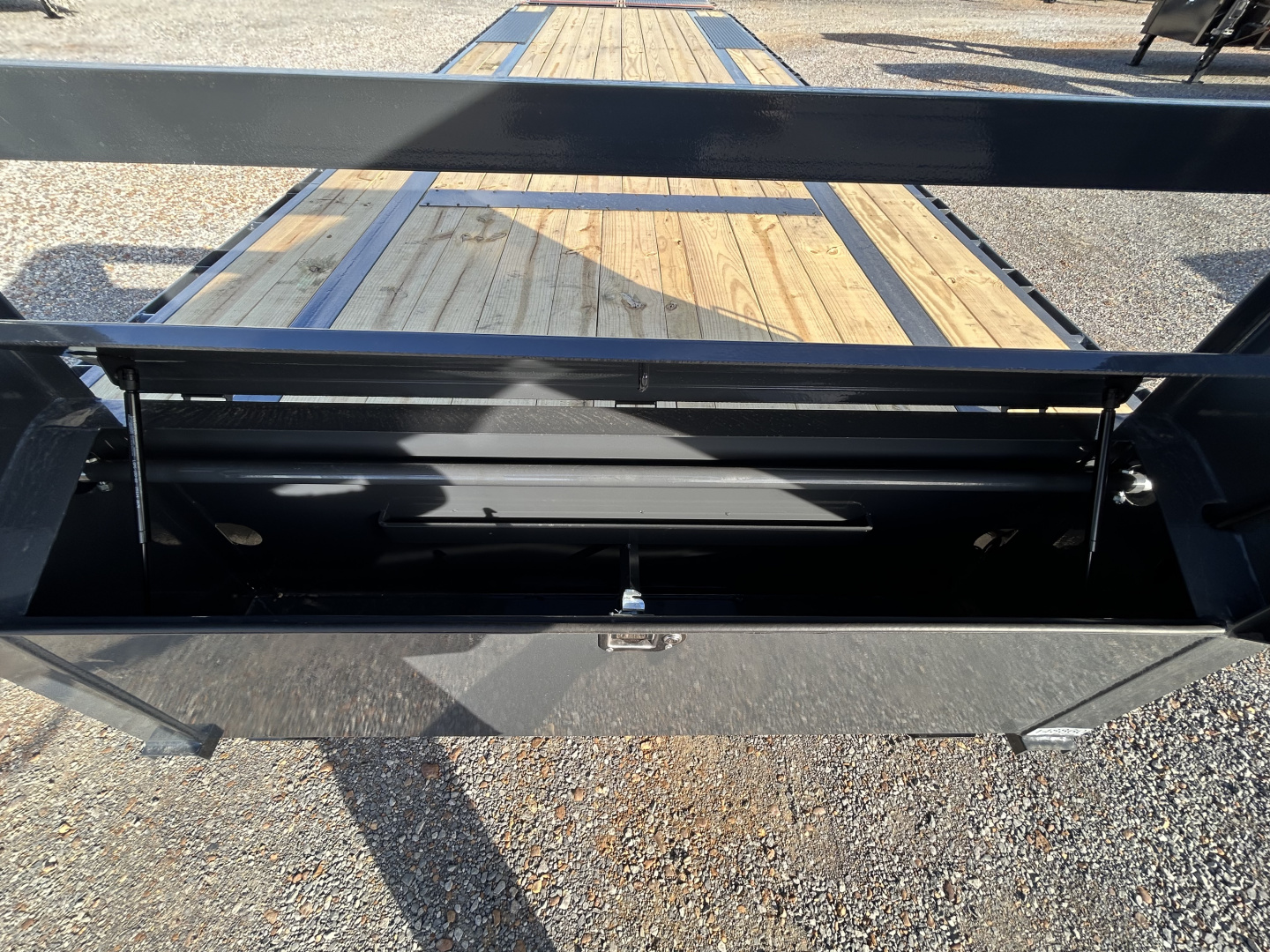 New 2026 Lamar 102" x 30' 16k Gooseneck Flatbed Trailer