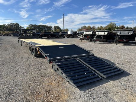 New 2026 Lamar 102" x 30' 16k Gooseneck Flatbed Trailer