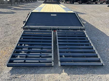 New 2026 Lamar 102" x 30' 16k Gooseneck Flatbed Trailer