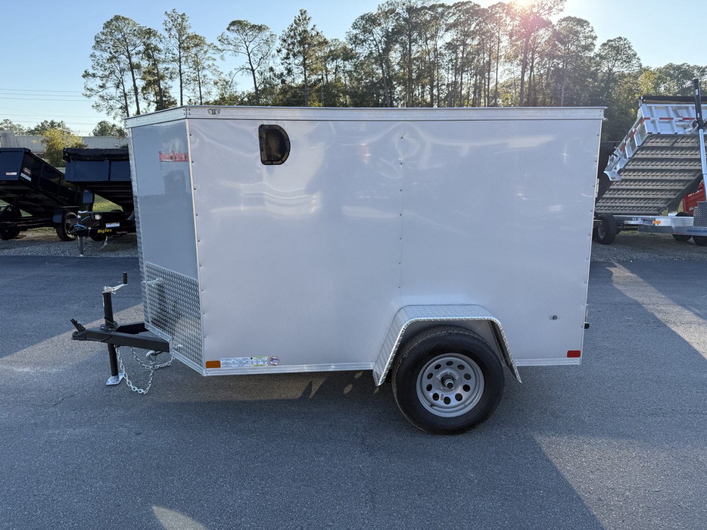 New TX5X8SA TEXAS TRAILERS 5' X 8' CARGO / ENCLOSED TRAILER W/REAR RAMP DOOR