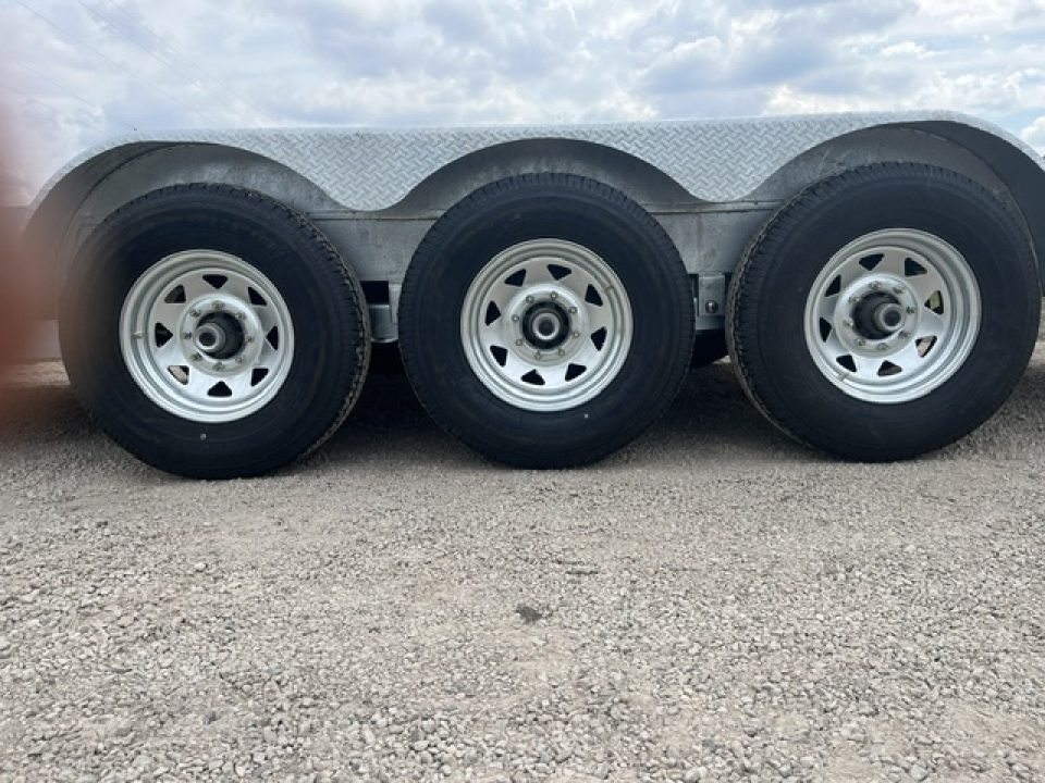 New 2027 Canada Trailers 24 ft Galvanized Triple Axle Equipment Trailer
