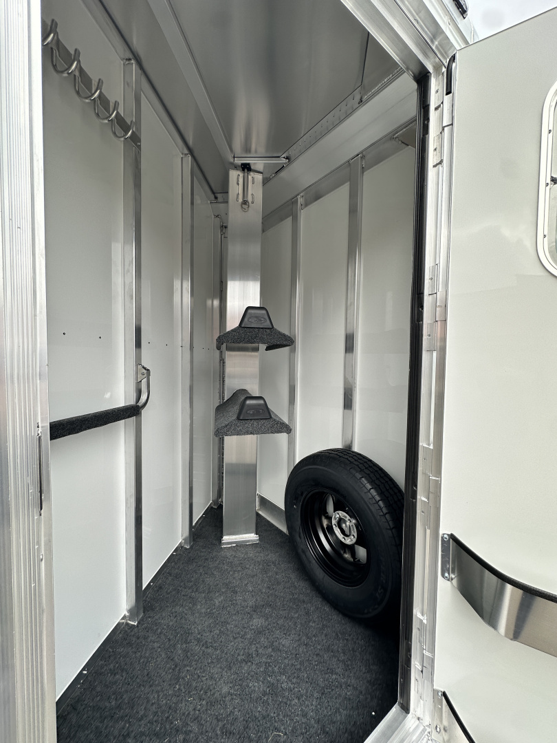 New 2026 4-Star Trailers 2H BP Straight Load Horse Trailer