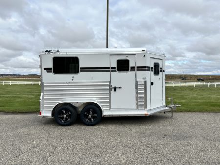 New 2026 4-Star Trailers 2H BP Straight Load Horse Trailer