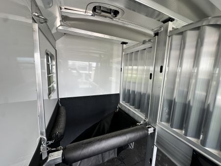 New 2026 4-Star Trailers 2H BP Straight Load Horse Trailer