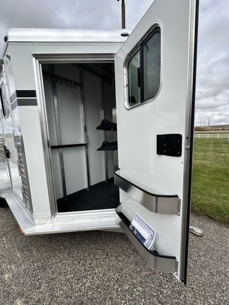 New 2026 4-Star Trailers 2H BP Straight Load Horse Trailer