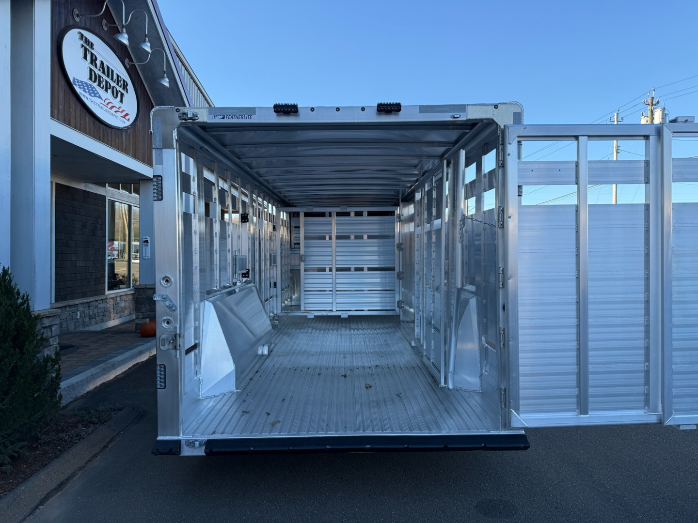 New Featherlite 8' x 24' Livestock Gooseneck Trailer 16K