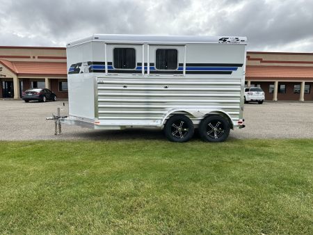 New 2026 4-Star Trailers 2H BP Slant Horse Trailer