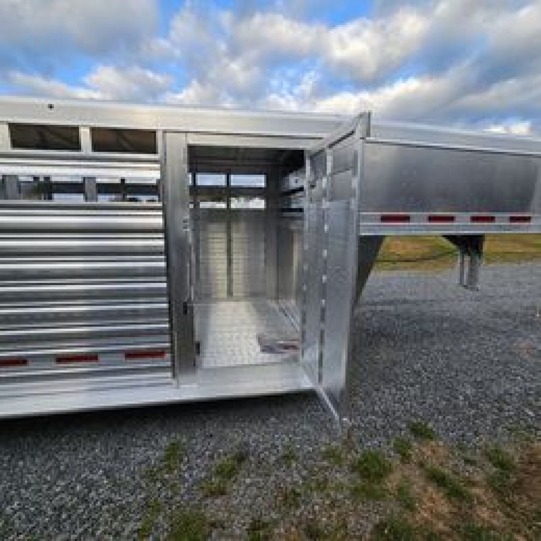 New 2026 Featherlite Trailers GOOSENECK 8127 7X20TA Stock / Stock Combo Trailer