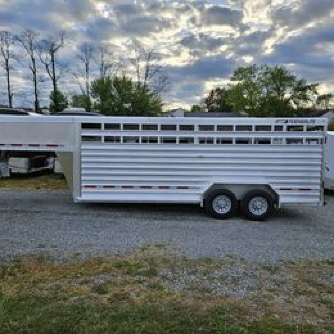 New 2026 Featherlite Trailers GOOSENECK 8127 7X20TA Stock / Stock Combo Trailer