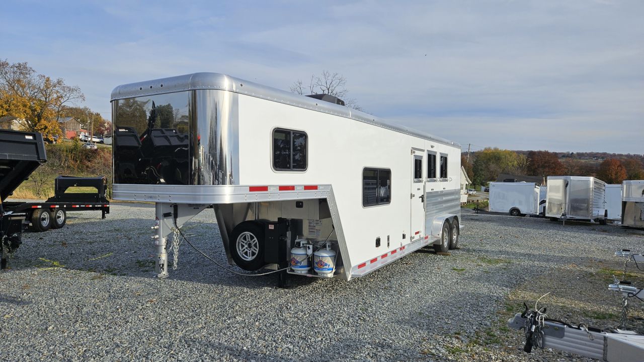 New 2026 Featherlite Trailers GOOSENECK 9807 7'X24'TA Horse Trailer