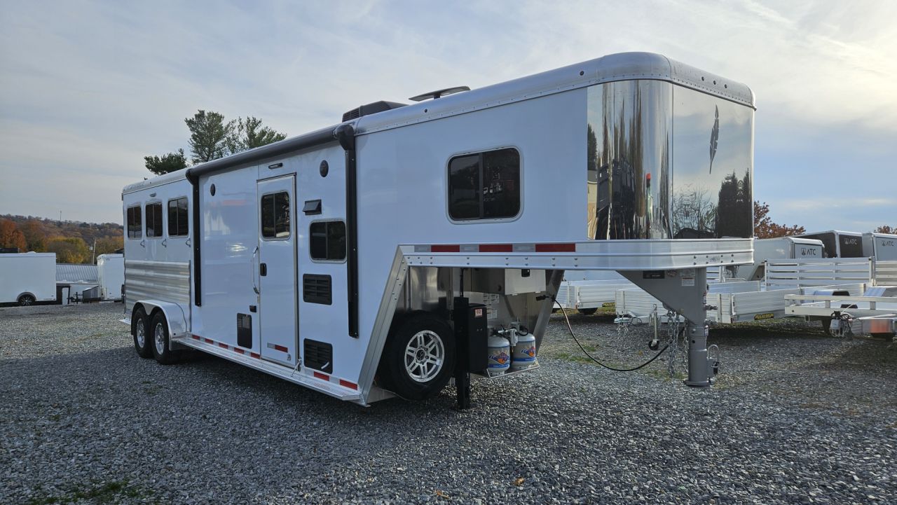 New 2026 Featherlite Trailers GOOSENECK 9807 7'X24'TA Horse Trailer