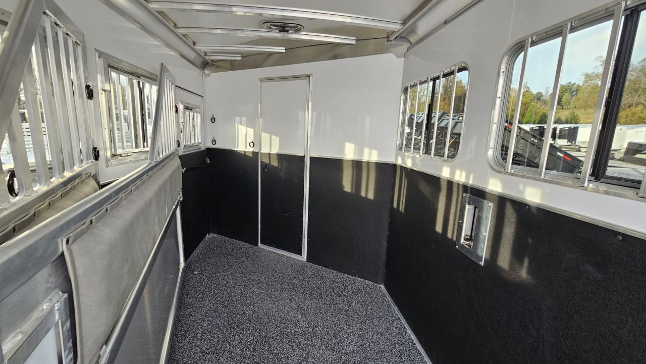 New 2026 Featherlite Trailers GOOSENECK 9807 7'X24'TA Horse Trailer