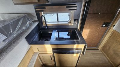 New 2026 Featherlite Trailers GOOSENECK 9807 7'X24'TA Horse Trailer