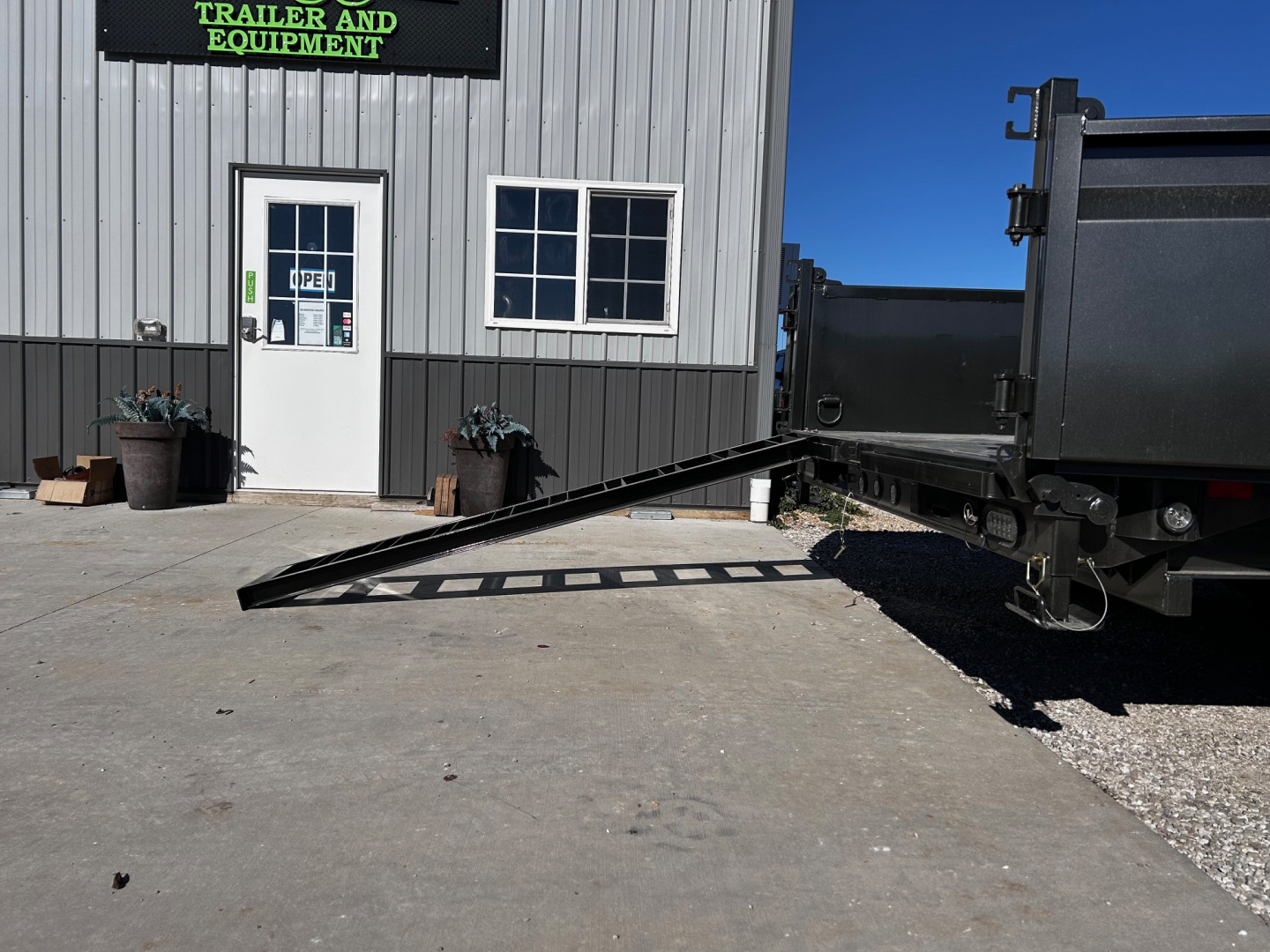 New 2026 MAXXD DJX 83"X16' 16K GVWR HD 7 GA FLOOR HYDRAULIC JACK Dump Trailer