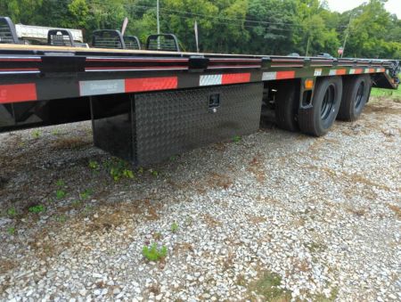 New 2024 Diamond C Trailers FMAX210 Deckover Trailer