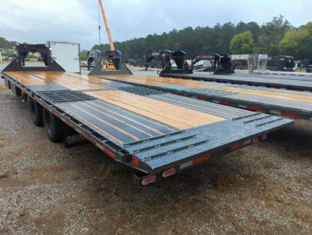 New 2025 Diamond C Trailers FMAX210 HDT PACESETTER EDITION Deckover Trailer