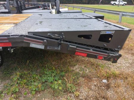 New 2025 Diamond C Trailers FMAX210 Deckover Trailer