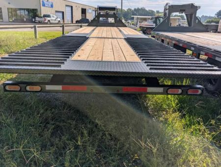 New 2025 Diamond C Trailers FMAX212HDT PACESETTER Deckover Trailer