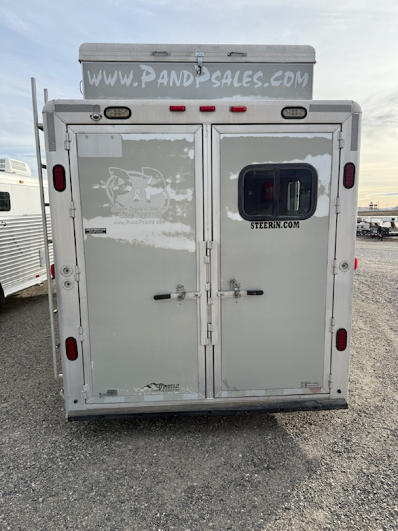 Used 2002 CM Trailers 3H LQ Horse Trailer