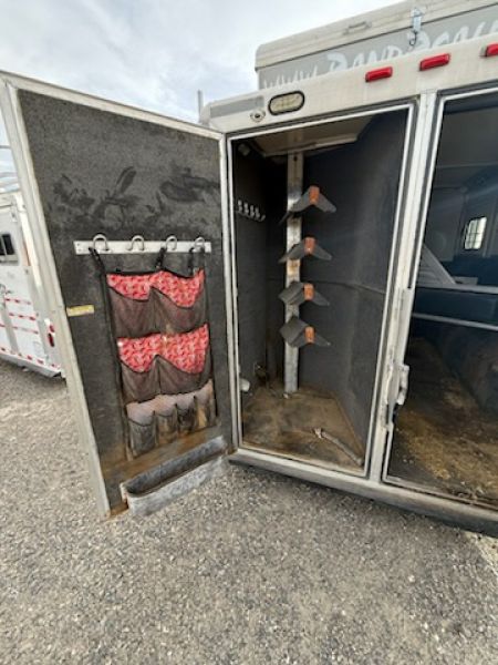 Used 2002 CM Trailers 3H LQ Horse Trailer