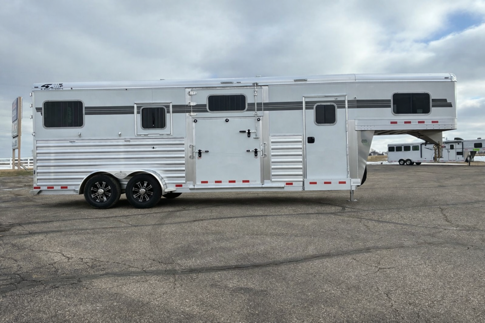 New 2027 4-Star 2 + 1 Horse Trailer
