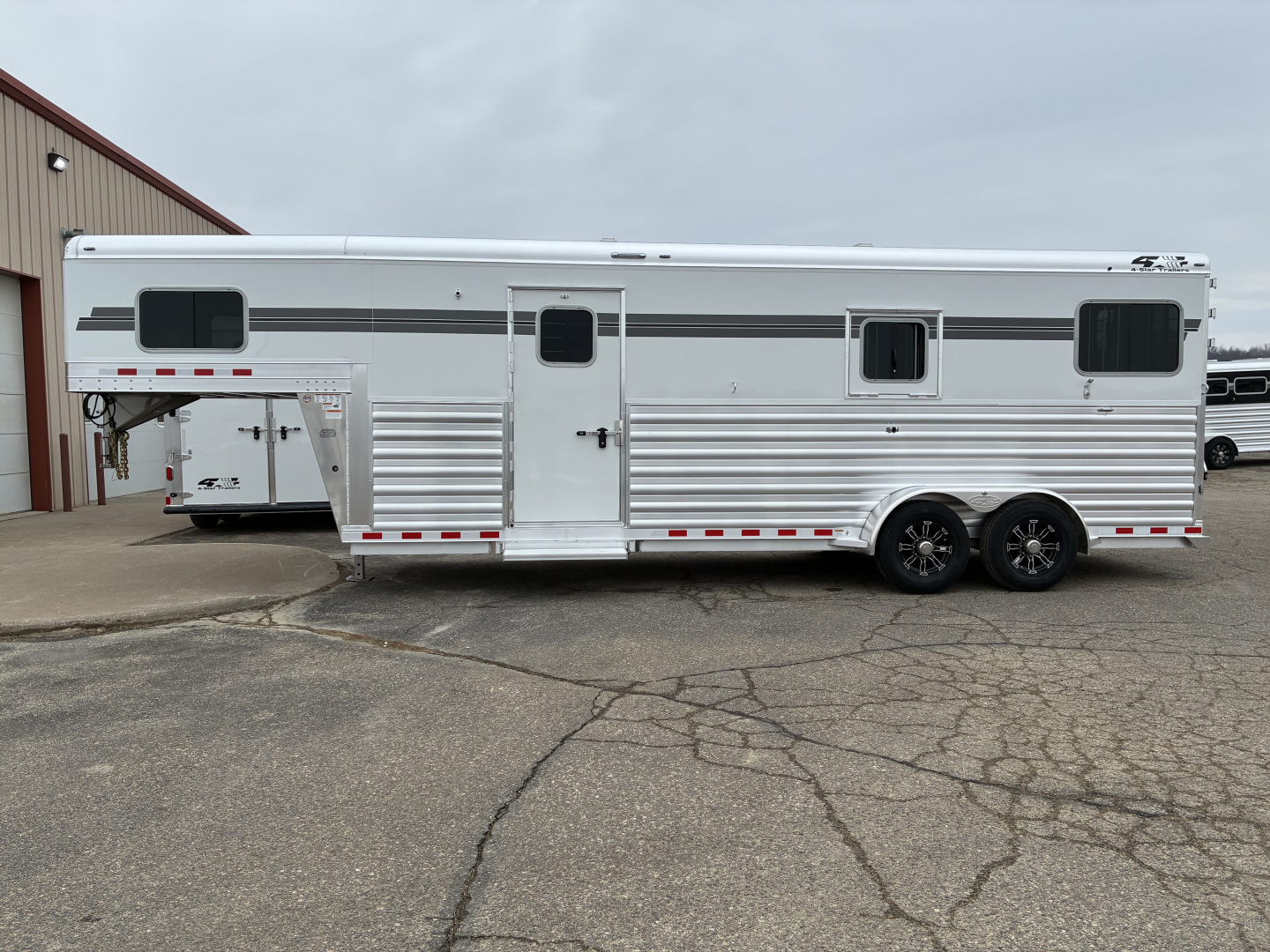 New 2027 4-Star 2 + 1 Horse Trailer