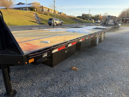 New 2026 Diamond C FMAX210 GOOSENECK TRAILER PACESETTER EDITION HYDRO JACKS & DOVE DISC BRAKES ALUMINUM OUTER RIMS
